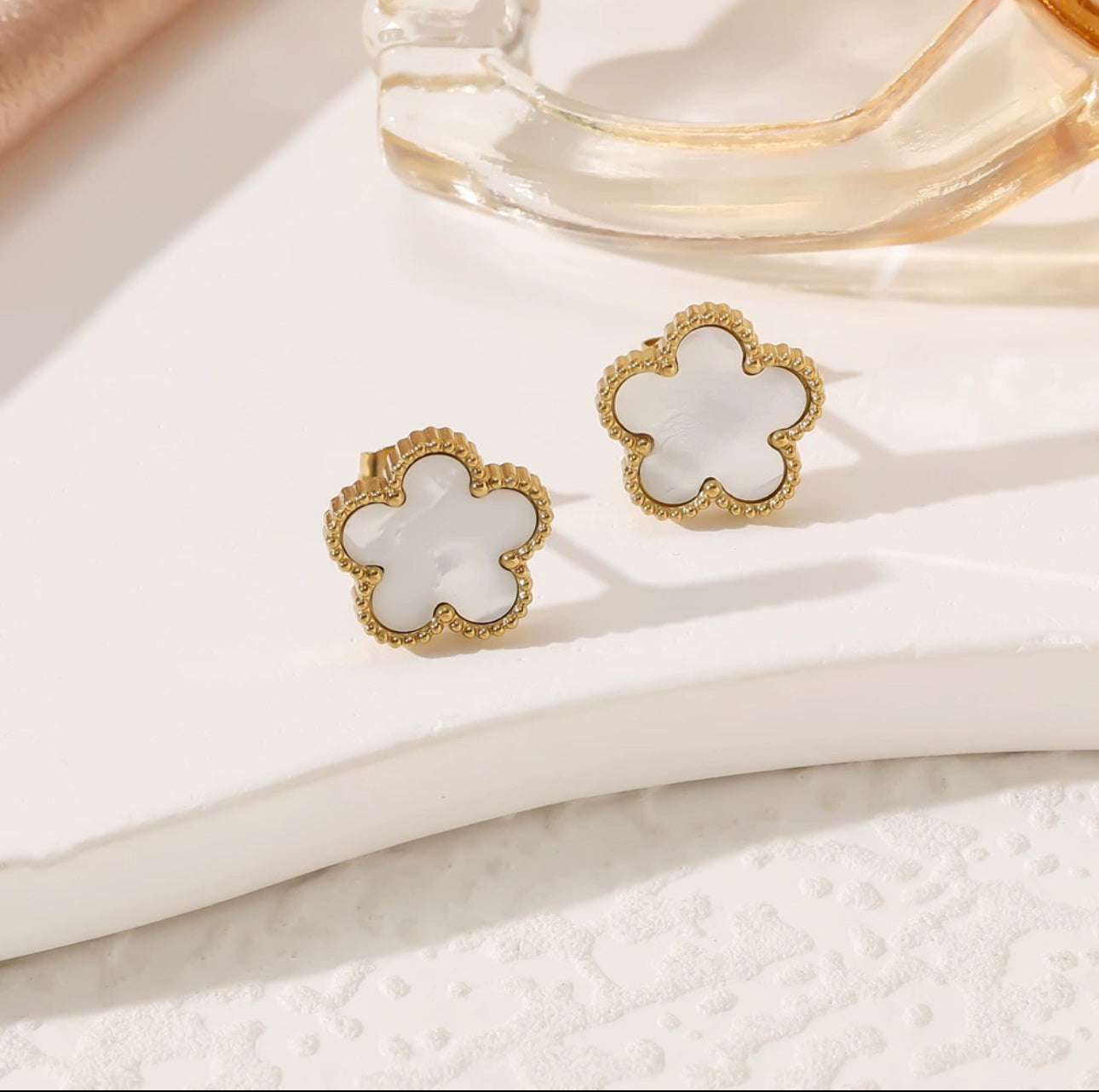 Boucles d'oreilles trèfles "BLANC"